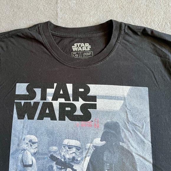Star Wars Men’s Darth Vader Boarded Tantive IV Black Shirt Size Large - Picture 2 of 6